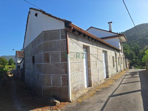 GRAN CASA PIEDRA  RIBEIRO ORILLAS MIÑO