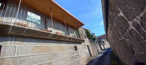 CASA PIEDRA  CON FINCAs  ARNOIA