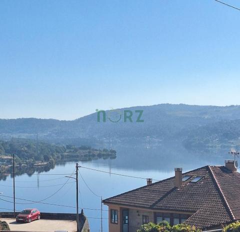 casa piedra reformar con vistas al nautico de Castrelo