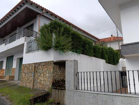 chalet con finca en zona de  Avion