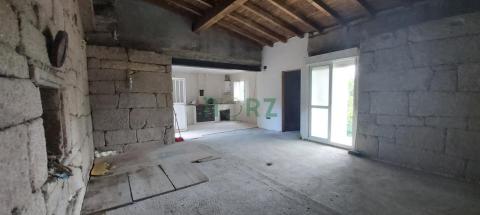 Se venden 2 casas pareadas en Palmes, Ourense.
