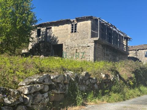 Se vende encantadora casa de piedra