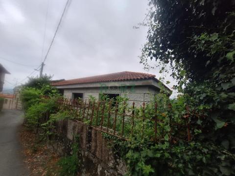 casa de piedra con finca