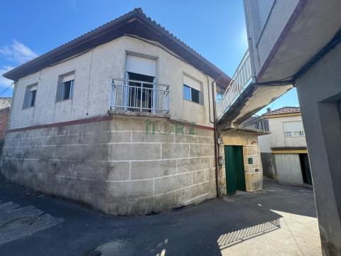 Casa de piedra en el municipio de Cartelle