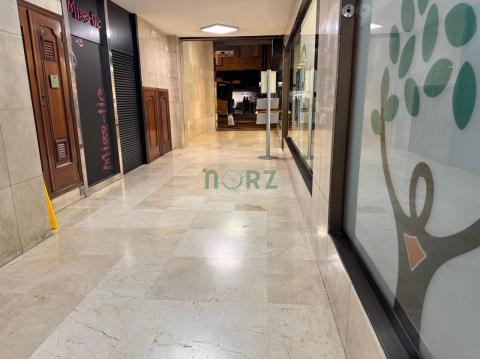 Local comercial en pleno centro de Ourense - Galerías